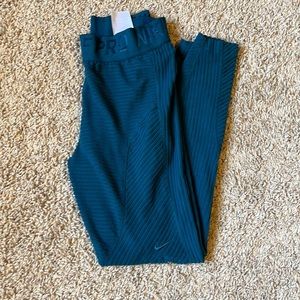 Nike Pro Hyper Warm Leggings SZ Small